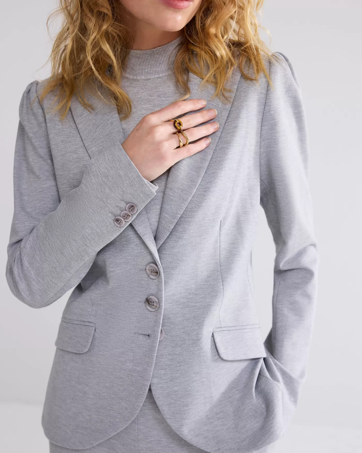 blazer_met_pofmouwen_115719.webp Summum Blazers & Jasjes<Blazer met pofmouwen