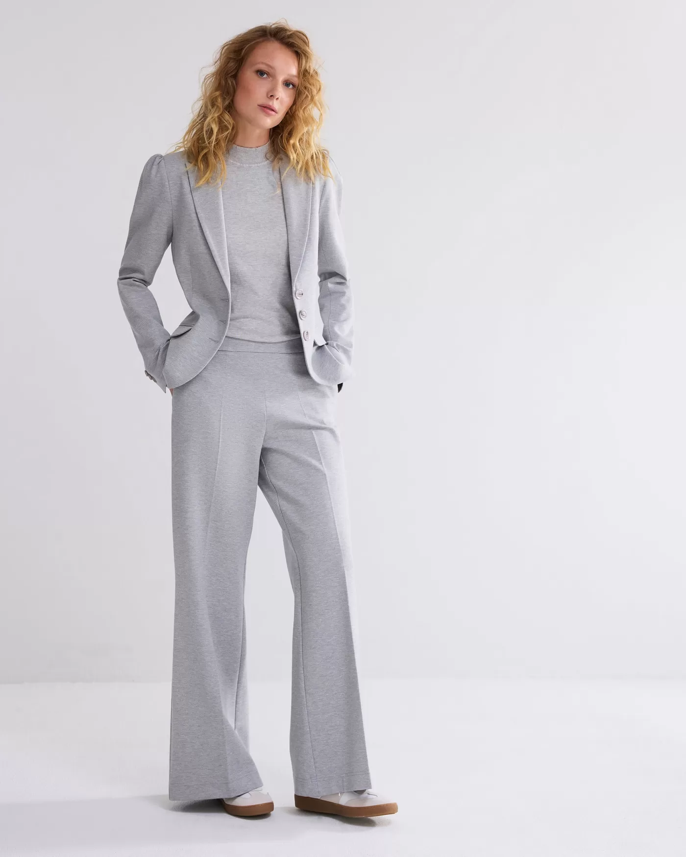 blazer_met_pofmouwen_115722.webp Summum Blazers & Jasjes<Blazer met pofmouwen