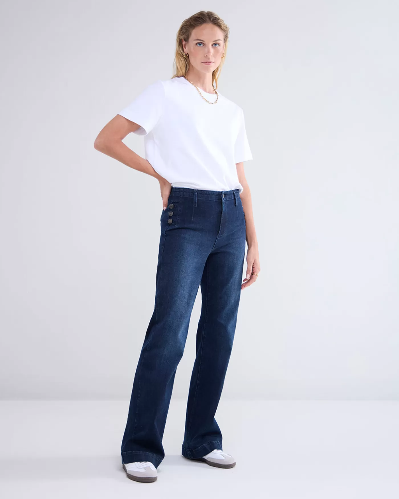 Summum Jeans<Flared jeans met knoopdetails