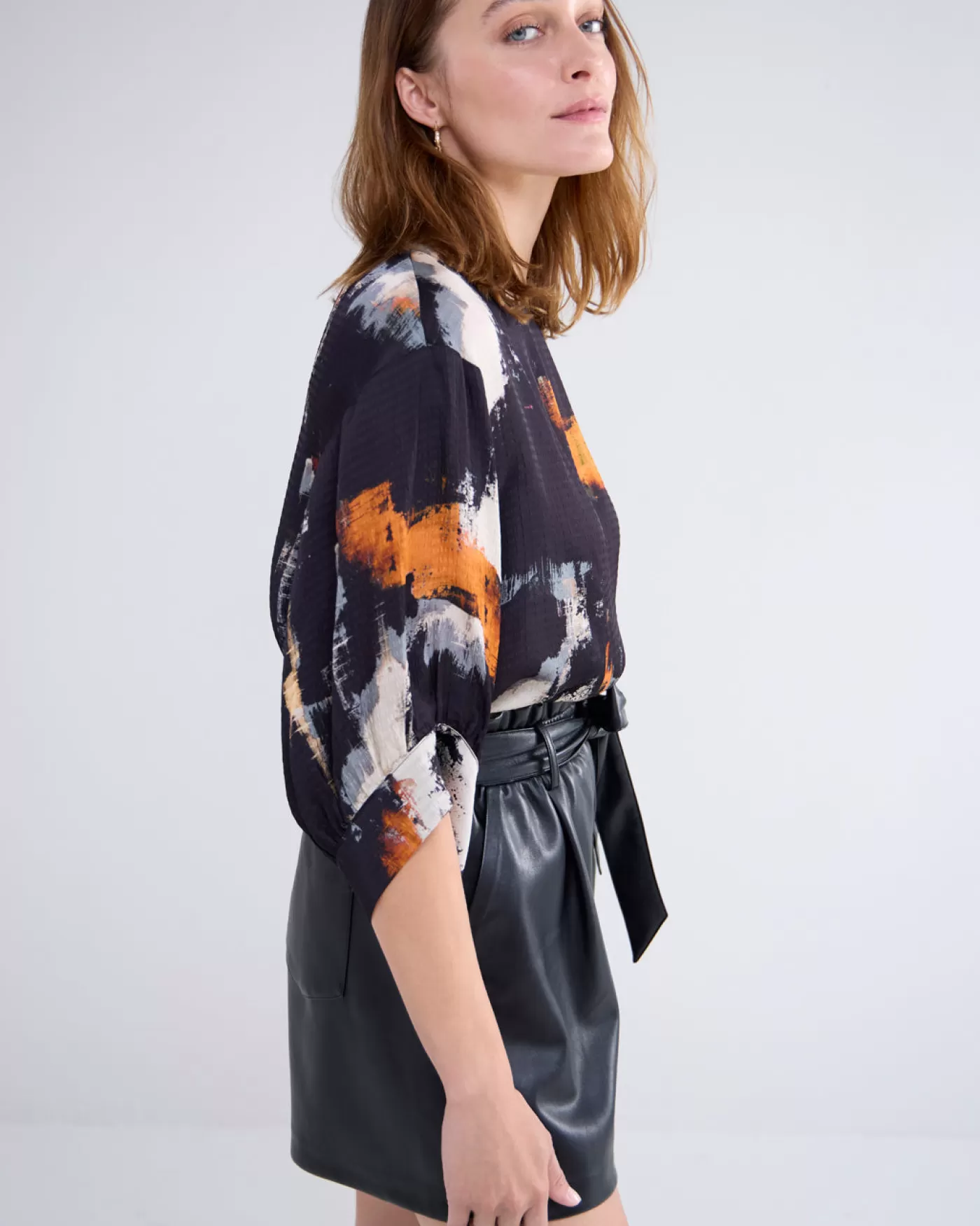 top_met_split_en_wijde_mouwen_118148.webp Summum Tops & T-Shirts<Top met split en wijde mouwen